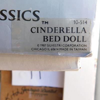 DOLLCRAFTER CLASSIC CINDERELLA AND LIKE WALL ART