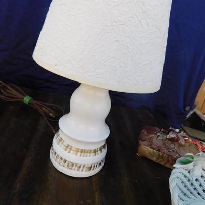 PRETTY LITTLE LOT OF GIRLY ITEMS, THAT INCLUDED THESE NICE VINTAGE FINDS
