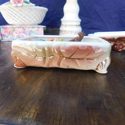PRETTY LITTLE LOT OF GIRLY ITEMS, THAT INCLUDED THESE NICE VINTAGE FINDS