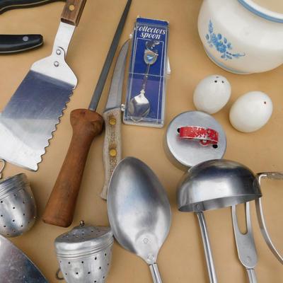 ðŸ˜® HOLY VINTAGE UTENSILS, AND EVEN MORE!!