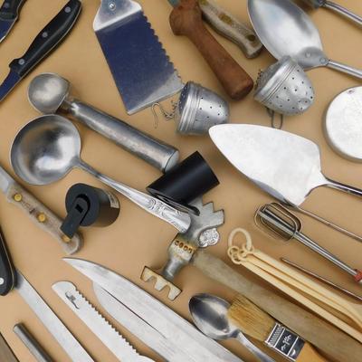 ðŸ˜® HOLY VINTAGE UTENSILS, AND EVEN MORE!!