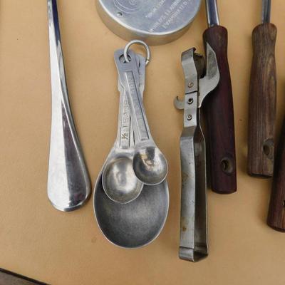 ðŸ˜® HOLY VINTAGE UTENSILS, AND EVEN MORE!!