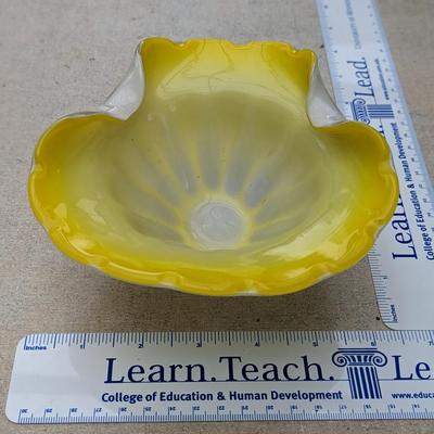 Vintage Yellow Flower Blown Art Cased Glass Pinched Bowl