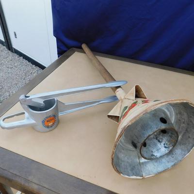 ANTIQUE CLOTHES WASHER AND JUICER