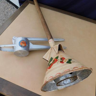 ANTIQUE CLOTHES WASHER AND JUICER