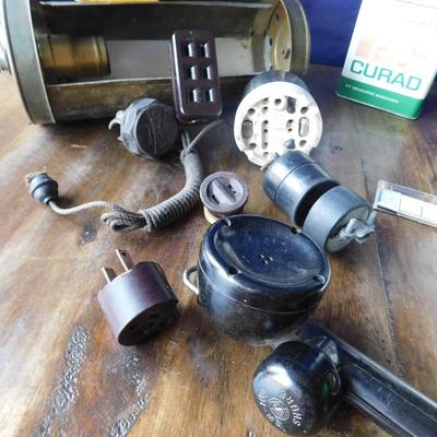 MISC VINTAGE HOUSEHOLD  ITEMS