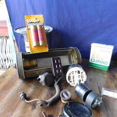 MISC VINTAGE HOUSEHOLD  ITEMS