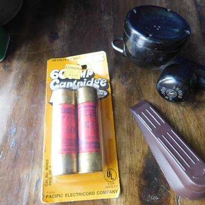 MISC VINTAGE HOUSEHOLD  ITEMS