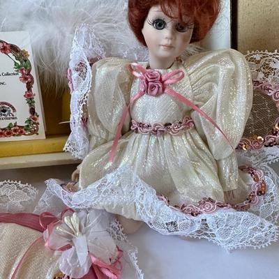 World Gallery Doll Lot