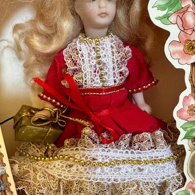 World Gallery Doll Lot