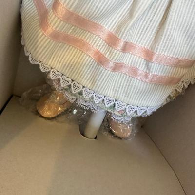 Ashton Drake Galleries "Mary Had a Little Lamb" Doll