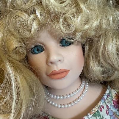 Goebel musical Bette Ball "Deidre" Doll