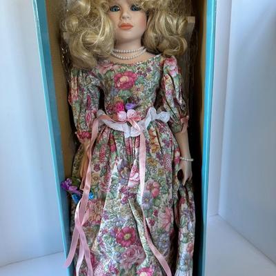 Goebel musical Bette Ball "Deidre" Doll