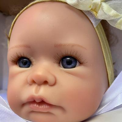 Ashton Drake Galleries Sweetly Snuggled Sarah Doll Lot