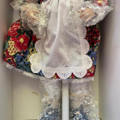 Ashton Drake Galleries Mary Mary Quite Contrary Doll Damaged