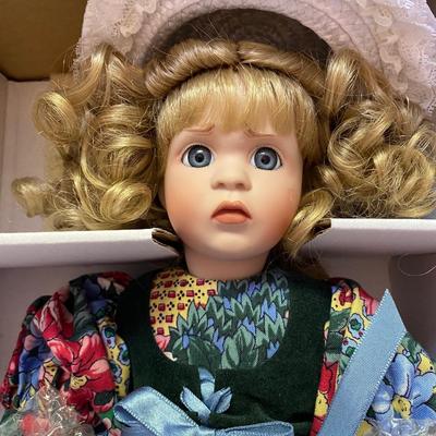Ashton Drake Galleries Mary Mary Quite Contrary Doll Damaged