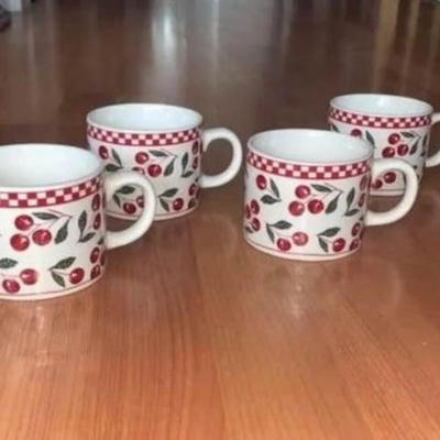 Oneida 2003 Cherries Jubilee Coffee Mugs,