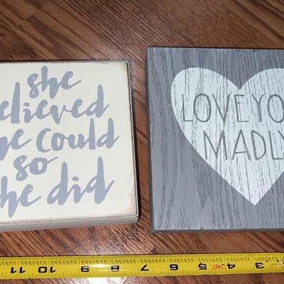 set of 2 decor signs