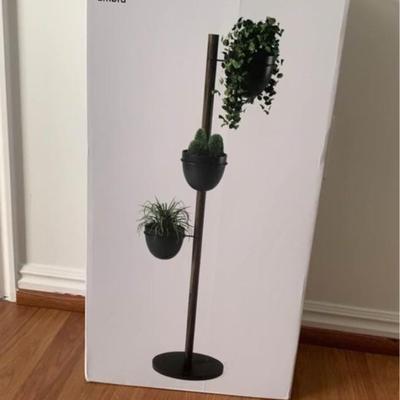 Plant stand by Umbra FLORISTAND PLANTER.