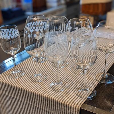 Like New 8 Etched Wine Glasses