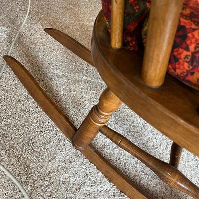 Vintage rocking chair w/ pad