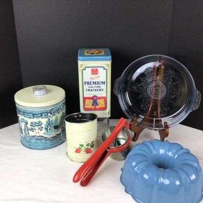 296 Vintage Kitchen Lot