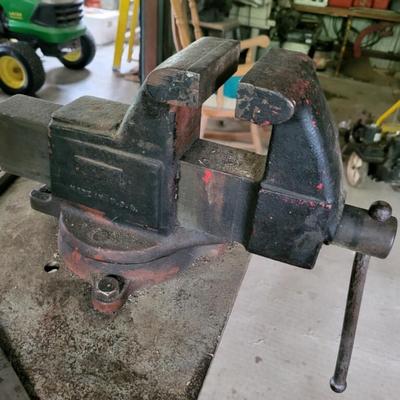 Vintage Columbian vice. USA Made!
