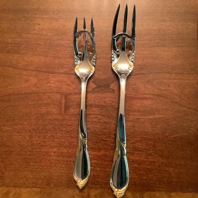 Lot 592  Yamazaki- "Cache" Stainless Flatware Set Japan 48pc Set & 10 Cocktail Forks
