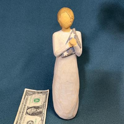 WILLOW TREE â€œHEROâ€ FIGURAL WIDOW w/FLAG