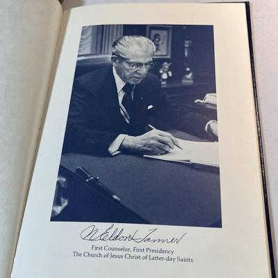 N. ELDON TANNER â€œA GIANT IN OUR CITYâ€ PAMPHLET