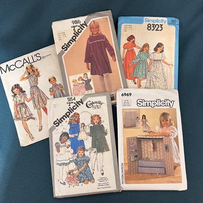 VINTAGE SEWING PATTERNS GIRLS AND TOY WARDROBE