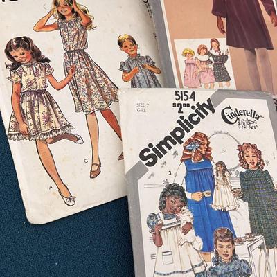 VINTAGE SEWING PATTERNS GIRLS AND TOY WARDROBE