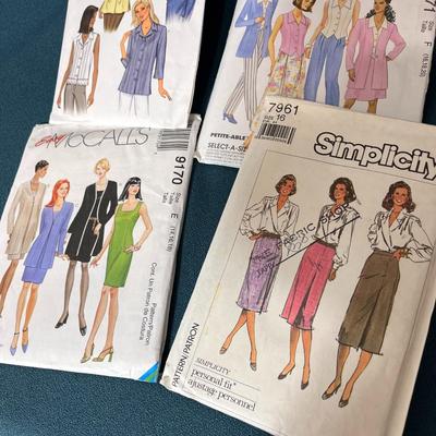 VINTAGE SEWING PATTERNS MISSES CLOTHING