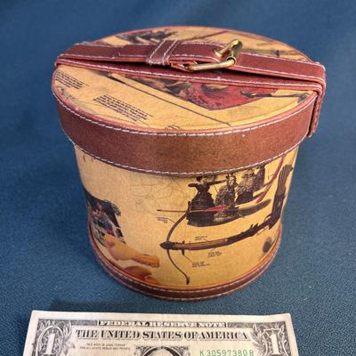 SMALL â€œHAT BOXâ€ VINTAGE STYLE w/ STRAP