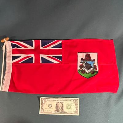 COLORFUL FLAG UNION JACK w/ CREST OF ?