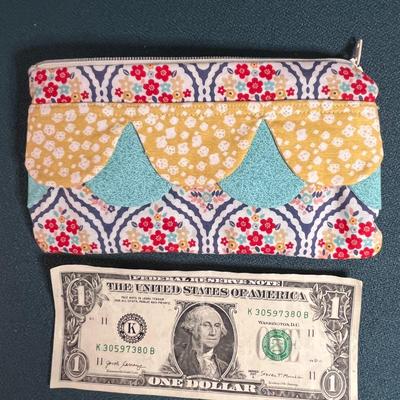 CUTE LAYERED SCALLOPED CLOTH LADIES WALLET