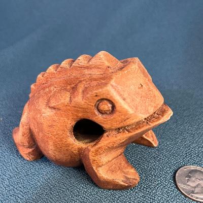 WOOD CARVED CROAKER FROG