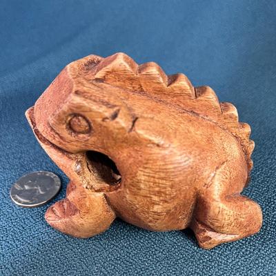 WOOD CARVED CROAKER FROG