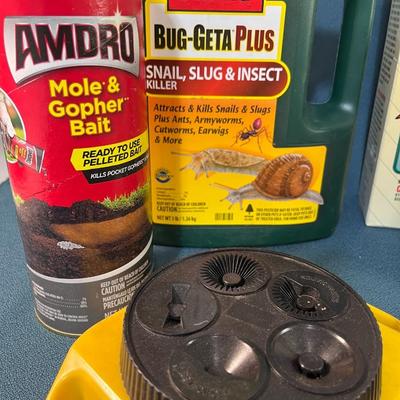 GARDENING SUPPLIES LOT