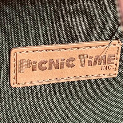 PICNIC, CONCERTS WINE AND CHEESE BASKET FOR 4 