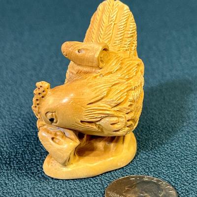 MOTHER HEN w/ CHICKS CARVED WOOD NETSUKE