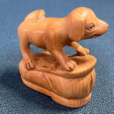 DOGGIE ON SHOE CARVED JAPANESE NETSUKE