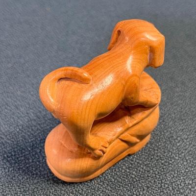 DOGGIE ON SHOE CARVED JAPANESE NETSUKE