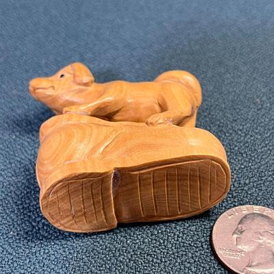 DOGGIE ON SHOE CARVED JAPANESE NETSUKE