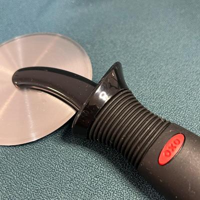 OXO PIZZA CUTTER