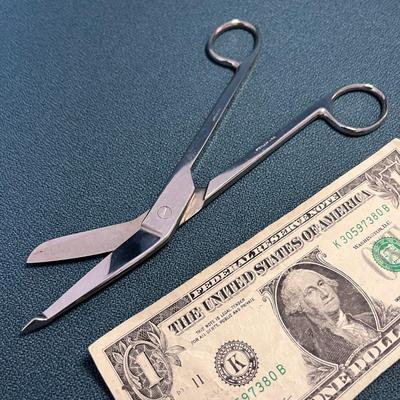 HIGH QUALITY BANDAGE CUTTING SCISSORS