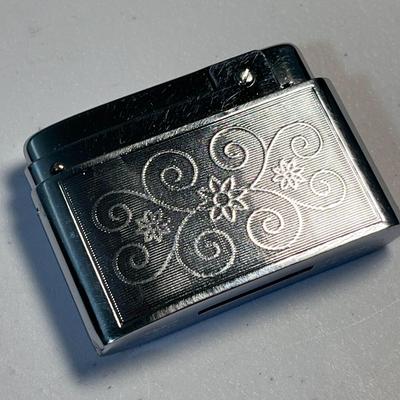 STREAMLINE â€œBENTLEYâ€ VINTAGE CIGARETTE LIGHTER