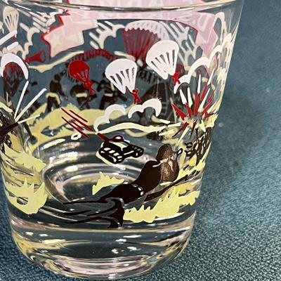 COOL U.S. ARMY WWII WAR SCENES WATER GLASS
