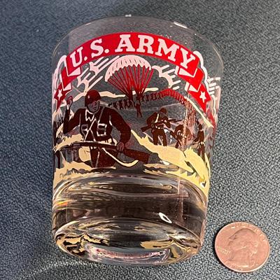 COOL U.S. ARMY WWII WAR SCENES WATER GLASS