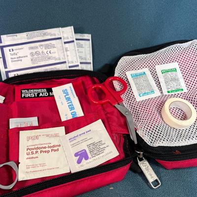 HIKING CAMPING FIRST AID KIT 